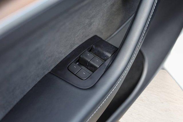 Photo of 2023 White Tesla Model Y