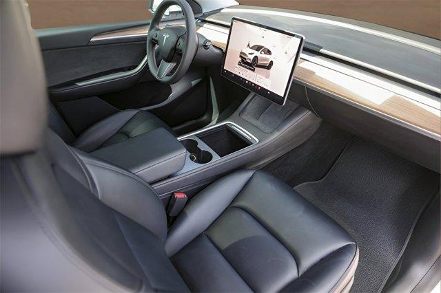 Photo of 2023 White Tesla Model Y