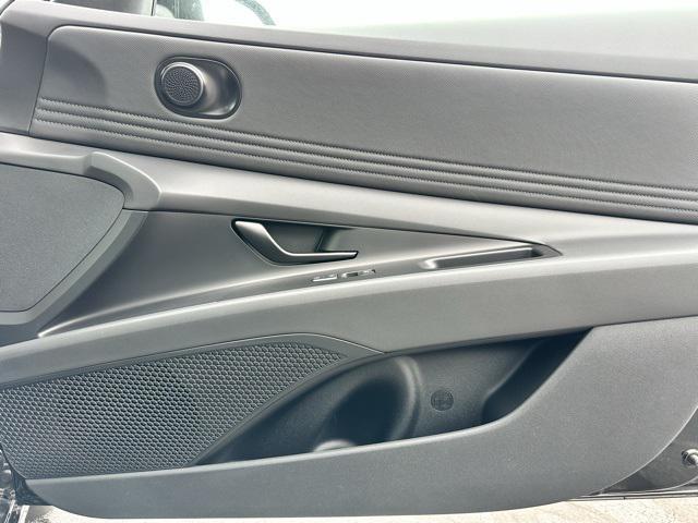 Photo of 2025 Abyss Black Hyundai ELANTRA HEV