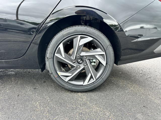 Photo of 2025 Abyss Black Hyundai ELANTRA HEV