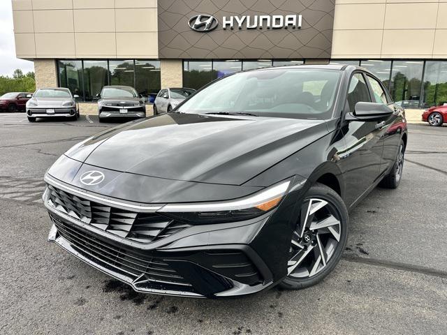 Photo of 2025 Abyss Black Hyundai ELANTRA HEV