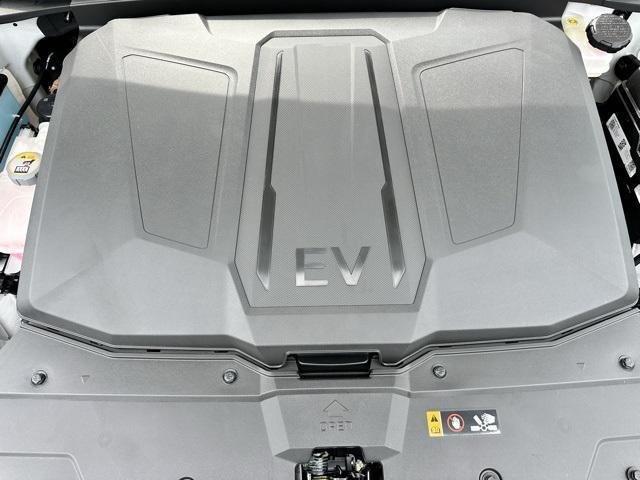 Photo of 2025 Atlas White Hyundai IONIQ 5