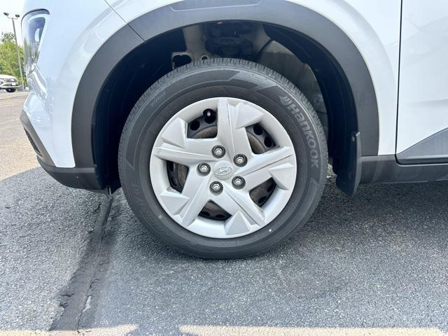 Photo of 2020 Ceramic White Hyundai VENUE
