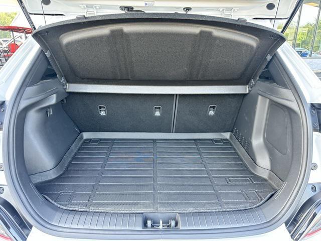Photo of 2023 Lunar White Hyundai Kona N