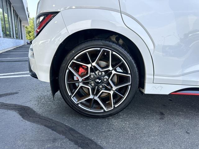 Photo of 2023 Lunar White Hyundai Kona N