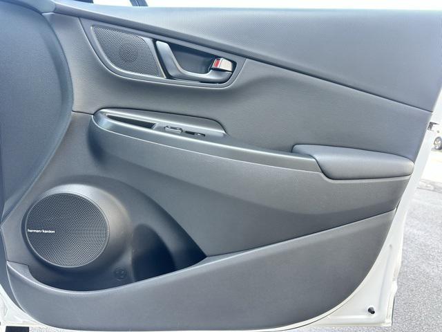 Photo of 2023 Lunar White Hyundai Kona N