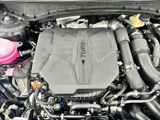 Photo of 2025 Phantom Black Hyundai SANTA CRUZ