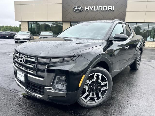 Photo of 2025 Phantom Black Hyundai SANTA CRUZ