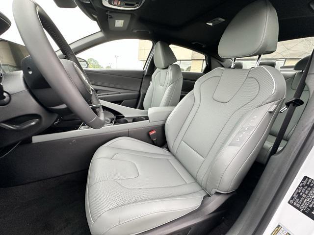 Photo of 2025 Serenity White Hyundai ELANTRA