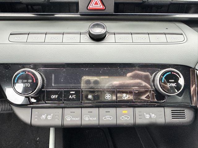 Photo of 2025 Serenity White Hyundai ELANTRA