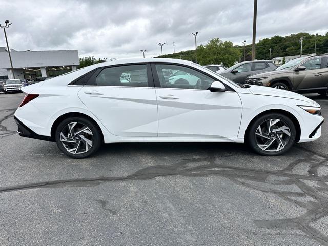 Photo of 2025 Serenity White Hyundai ELANTRA