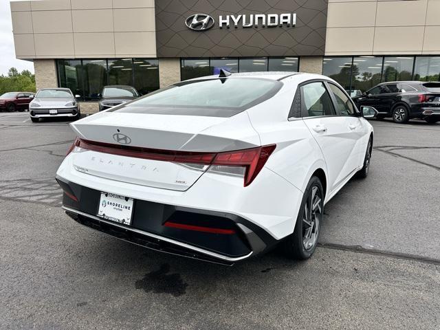 Photo of 2025 Serenity White Hyundai ELANTRA