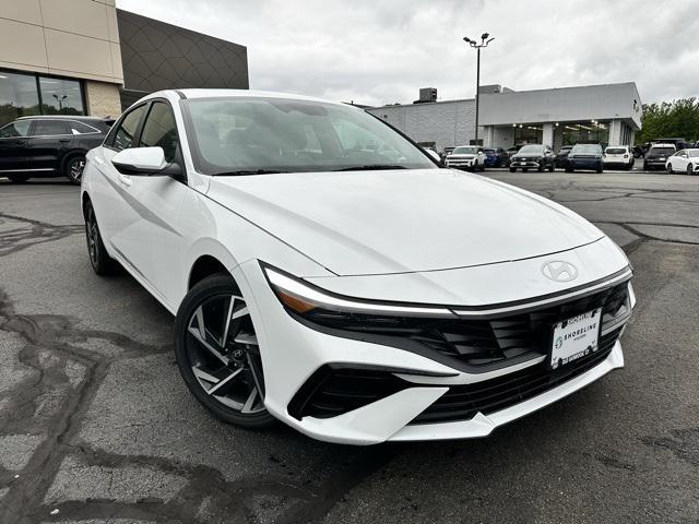 Photo of 2025 Serenity White Hyundai ELANTRA