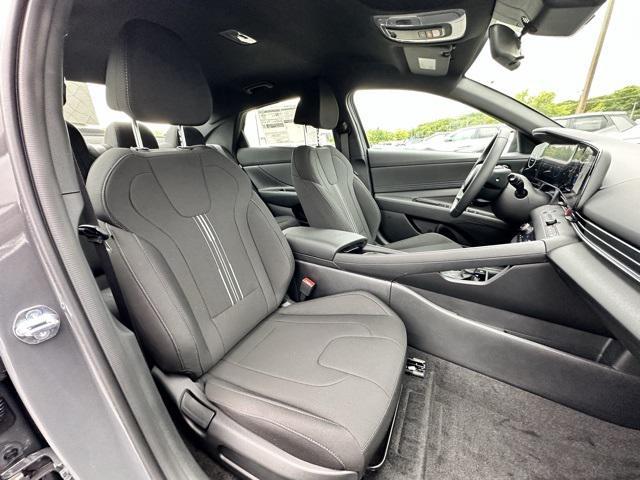Photo of 2025 Ecotronic Gray Hyundai ELANTRA