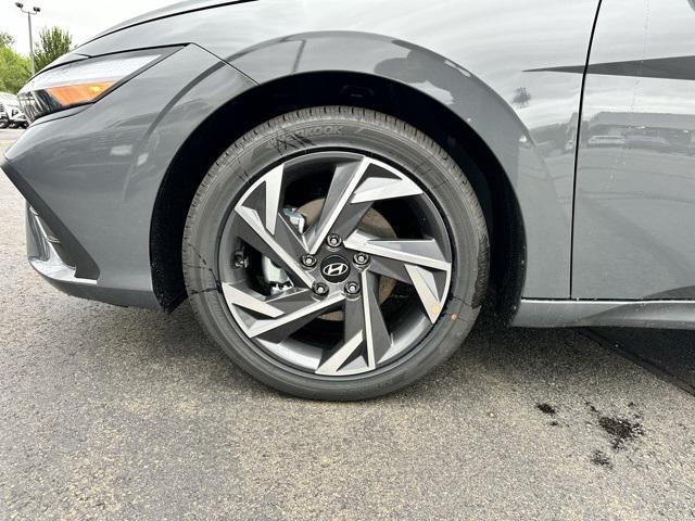 Photo of 2025 Ecotronic Gray Hyundai ELANTRA
