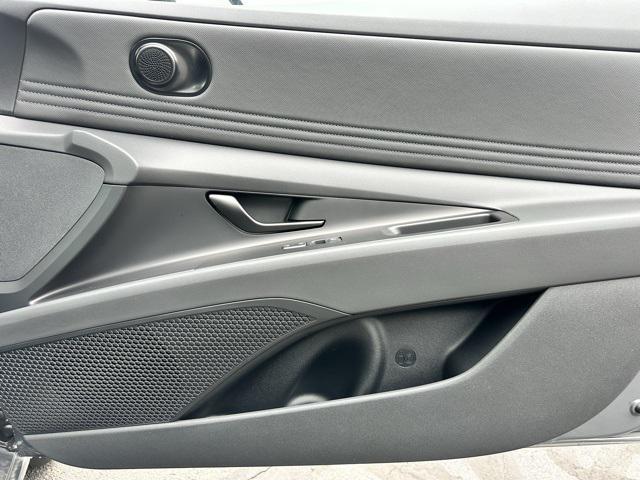Photo of 2025 Ecotronic Gray Hyundai ELANTRA