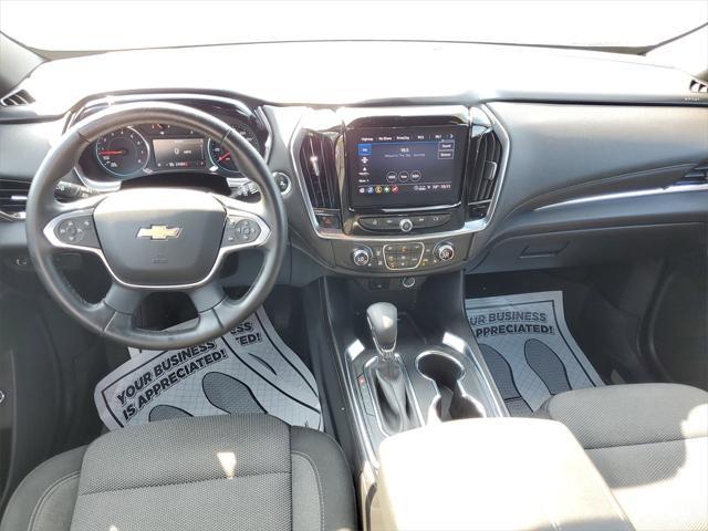 Photo of 2023 Summit White Chevrolet Traverse