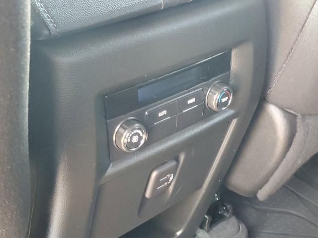 Photo of 2023 Summit White Chevrolet Traverse