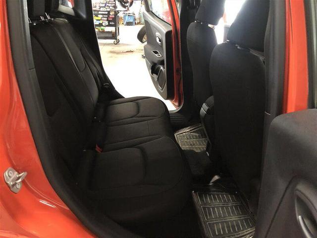 Photo of 2019 Omaha Orange Clearcoat Jeep Renegade