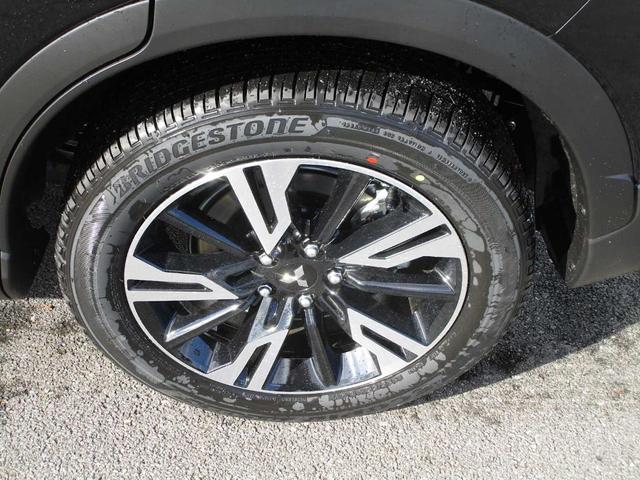 Photo of 2025 Labrador Black Pearl Mitsubishi Eclipse Cross