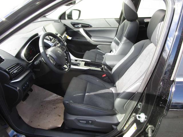 Photo of 2025 Labrador Black Pearl Mitsubishi Eclipse Cross