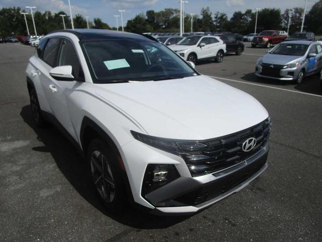 Photo of 2025 Pearl Hyundai TUCSON Hybrid