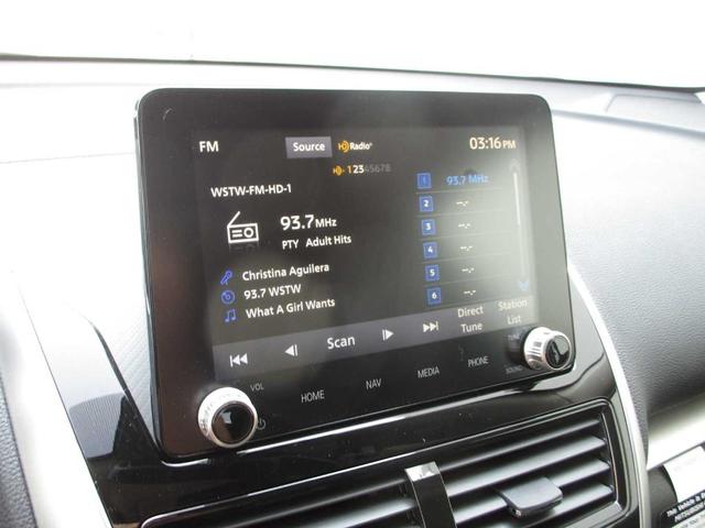 Photo of 2024 White Diamond Mitsubishi Eclipse Cross