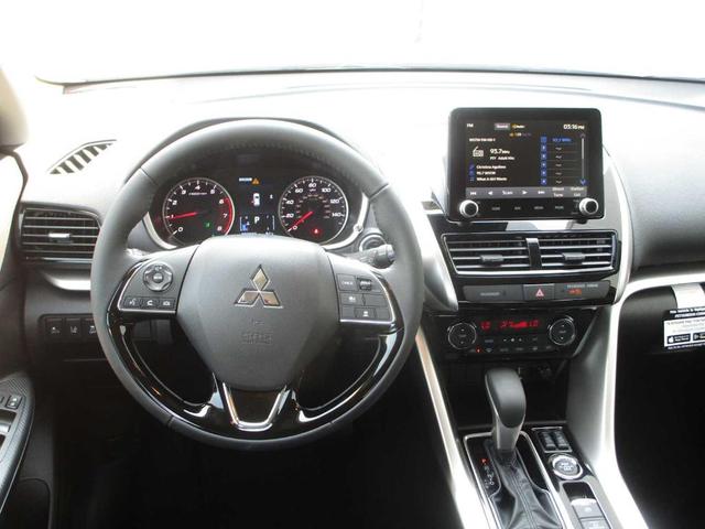 Photo of 2024 White Diamond Mitsubishi Eclipse Cross