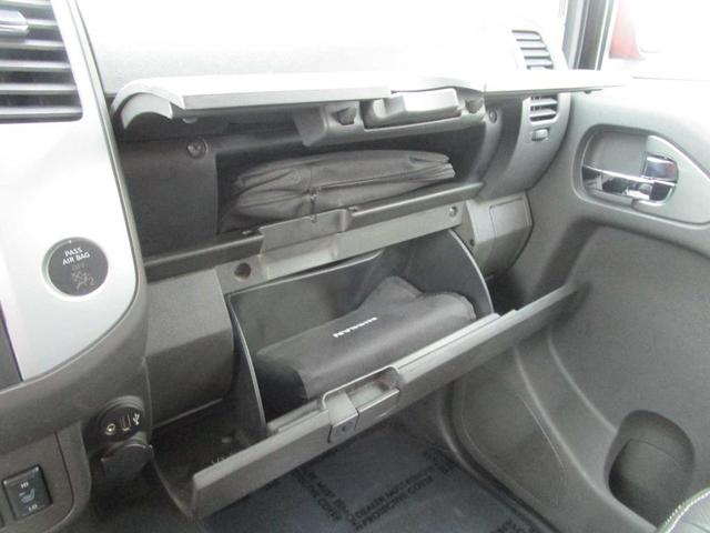 Photo of 2020 Red Nissan Frontier