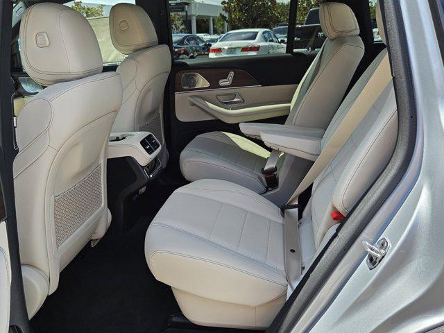 Photo of 2025  Mercedes-Benz GLS 450