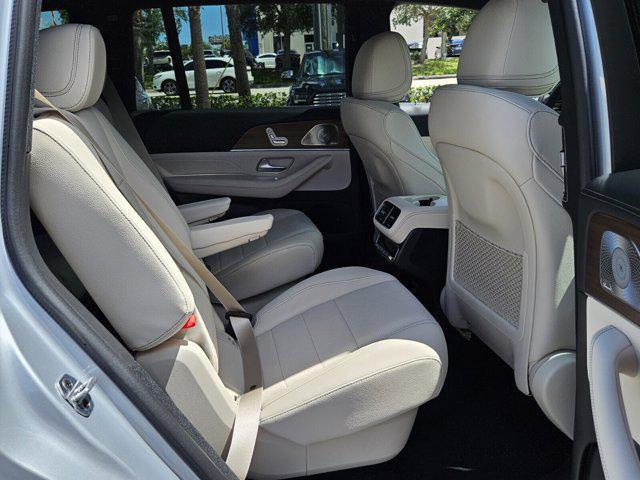 Photo of 2025  Mercedes-Benz GLS 450