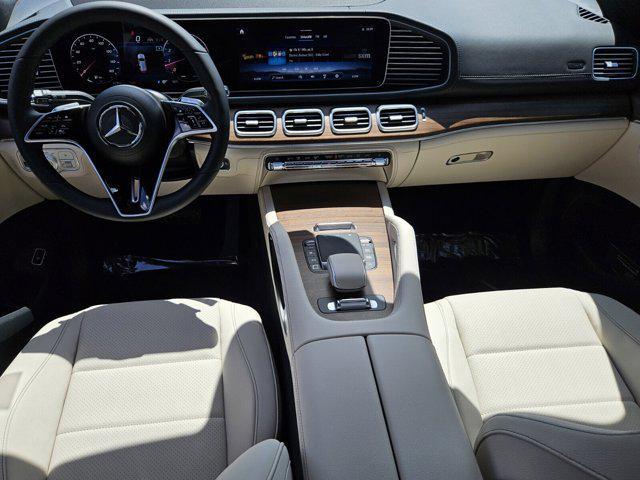 Photo of 2025  Mercedes-Benz GLS 450