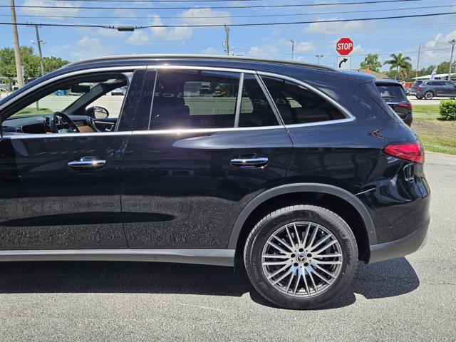 Photo of 2025 Black Mercedes-Benz GLC 300