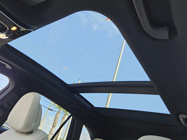 Photo of 2025  Mercedes-Benz GLC 300