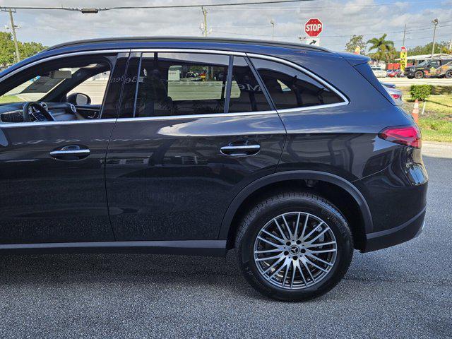 Photo of 2025  Mercedes-Benz GLC 300