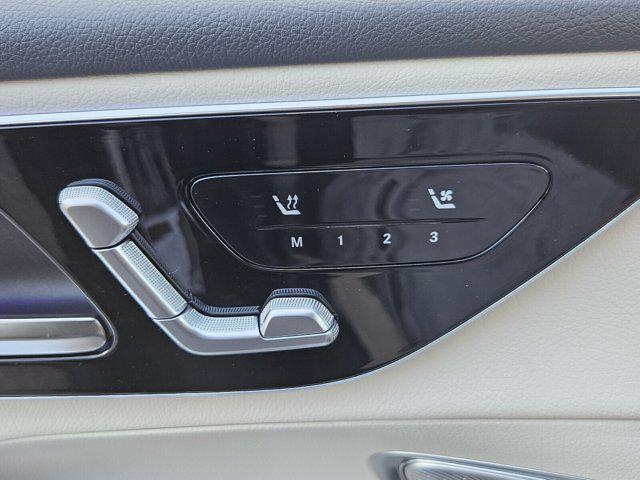 Photo of 2025  Mercedes-Benz GLC 300