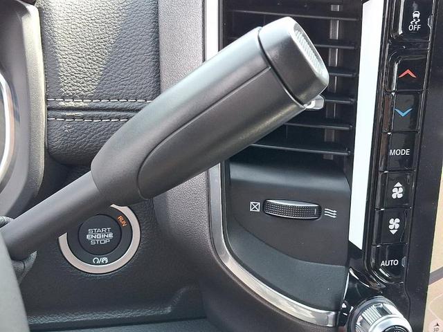 Photo of 2025 Bright White Clearcoat RAM 2500