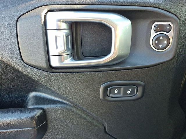 Photo of 2021 Black Clearcoat Jeep Gladiator
