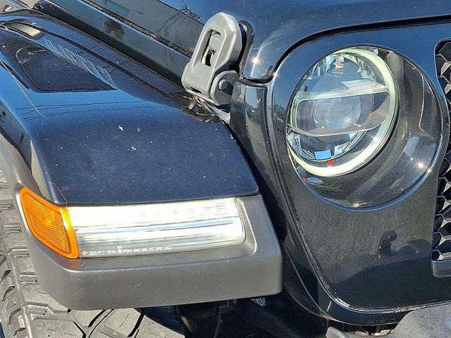 Photo of 2021 Black Clearcoat Jeep Gladiator