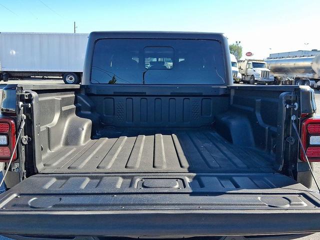 Photo of 2021 Black Clearcoat Jeep Gladiator