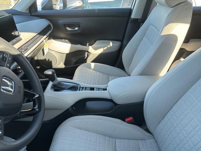Photo of 2025 Lunar Silver Metallic Honda HR-V