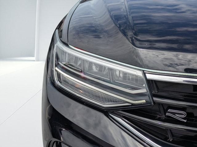 Photo of 2024 Deep Black Pearl Effect Volkswagen Tiguan