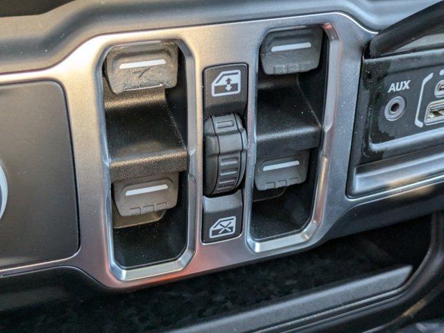Photo of 2021 Bright White Clearcoat Jeep Gladiator