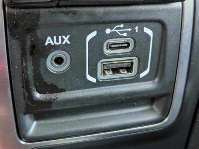 Photo of 2021 Bright White Clearcoat Jeep Gladiator