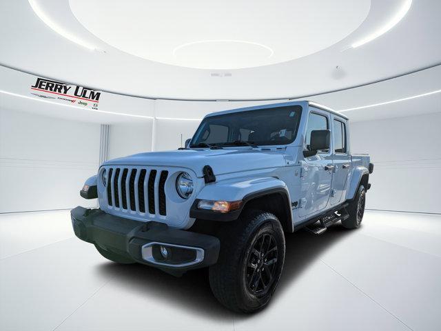 Photo of 2021 Bright White Clearcoat Jeep Gladiator