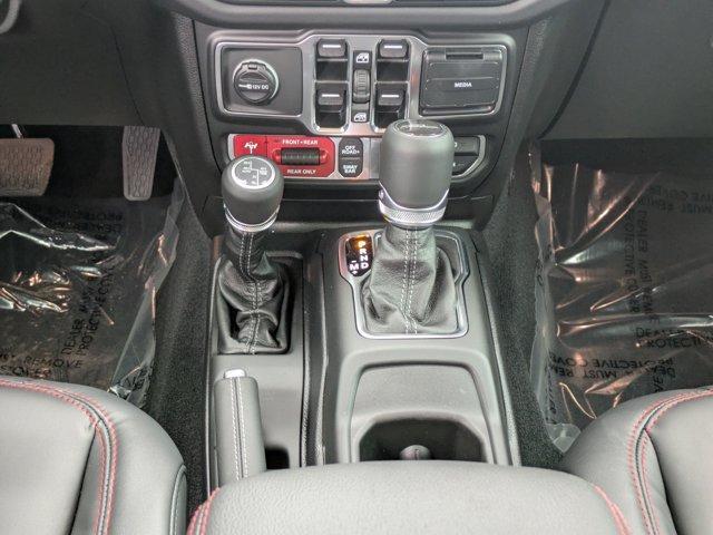 Photo of 2025 Anvil Clearcoat Jeep Gladiator