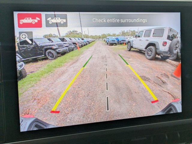 Photo of 2025 Anvil Clearcoat Jeep Gladiator