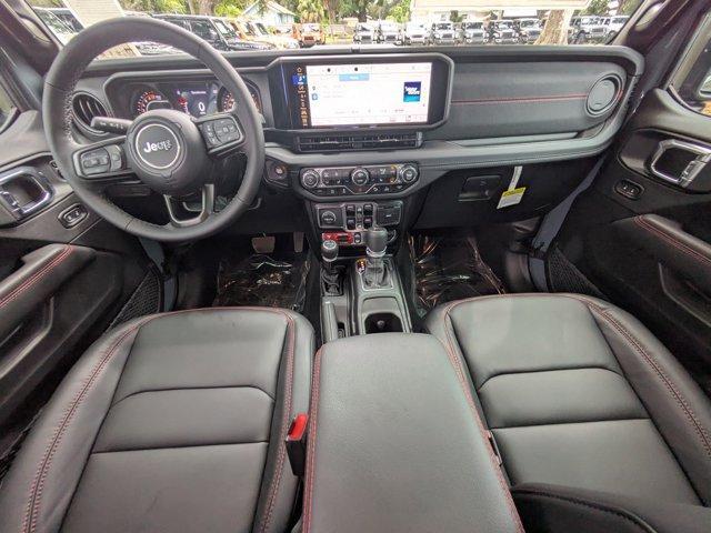 Photo of 2025 Anvil Clearcoat Jeep Gladiator