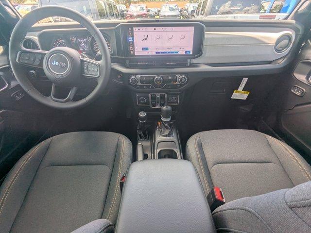 Photo of 2025 Black Clearcoat Jeep Gladiator