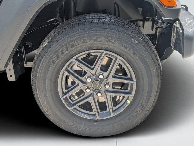 Photo of 2025 Black Clearcoat Jeep Gladiator